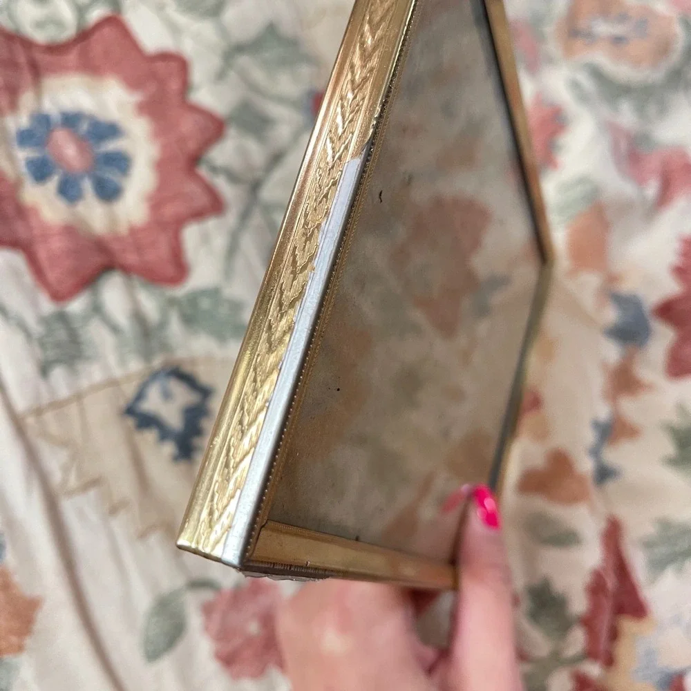 PICTURE PHOTO EASEL FRAME Vtg‎ Brass Filigree Floral Art Nouveau Gold Ornate 5x7
